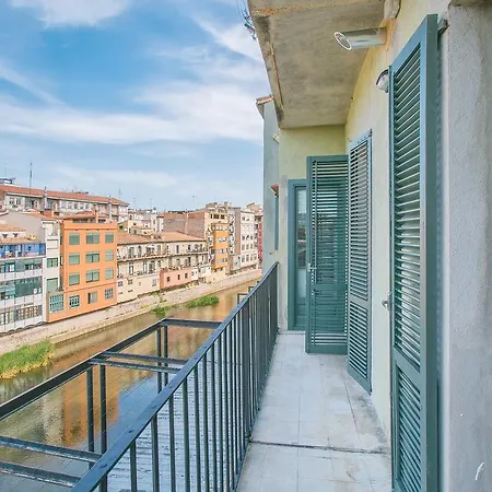 Flateli Rambla 5 3-2 Apartment *