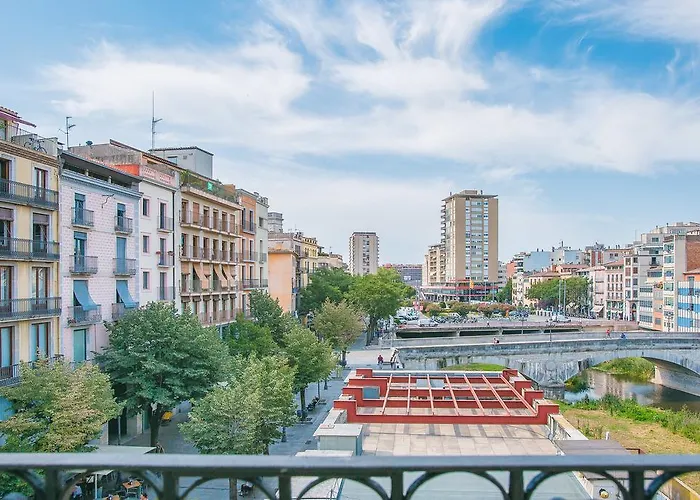 Flateli Rambla 5 3-2 * Жирона